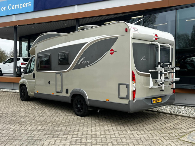 Bürstner Nieuwe Koppeling | Frans Bed | 4 Pers | Off Grid | Elektrisch Hefbed foto: 2