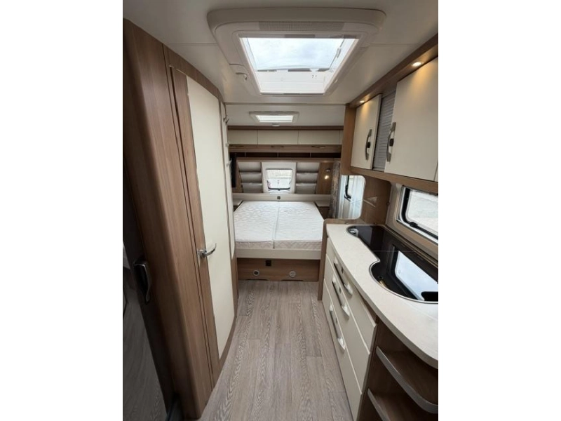 Hobby De Luxe 540 UFF Incl. Mover and Airco photo: 13