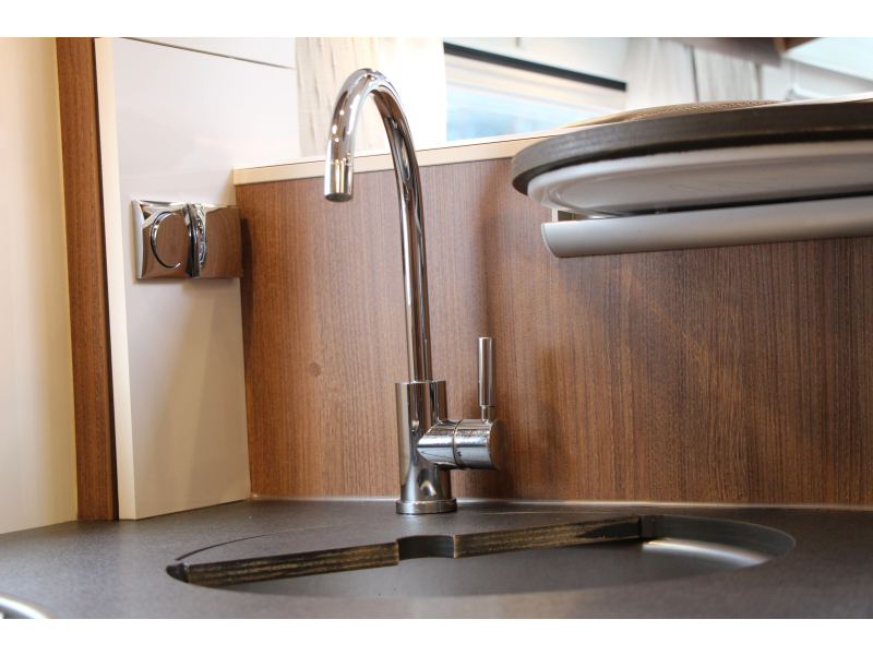 Carthago C-Tourer I 149 LE Single beds Pull-down bed photo: 45