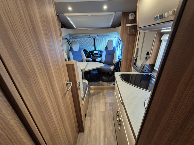 Weinsberg CARACOMPACT 600 MEG R 57 131 CV CAMAS INDIVIDUALES PORTABICICLETAS BEARLOCK foto: 13