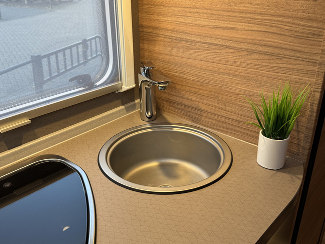 Weinsberg CaraCompact Pepper Edition 600 MEG 140 CV Euro 6 Fiat Ducato 8 **Camas individuales/Portabicicletas/Litio/Inversor/2x Smart TV/Navegador/C foto: 12