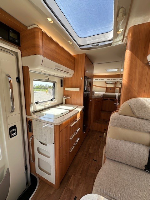 Hymer B 588 DL, nur 15249 km! Foto: 3