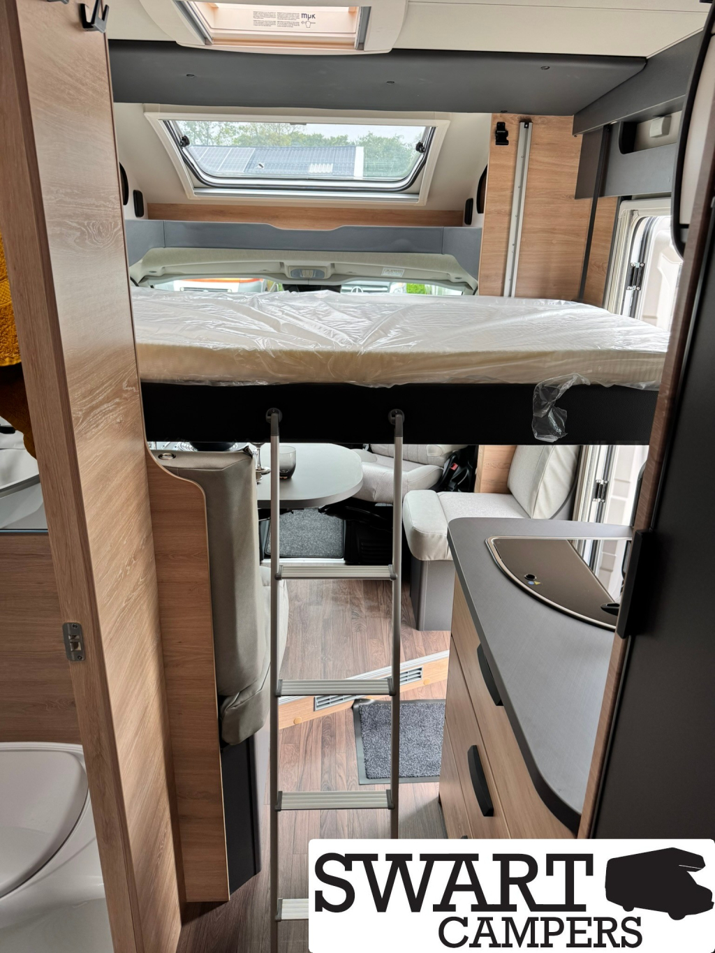 Knaus L!VE WAVE 650 MEG Black Selection foto: 20