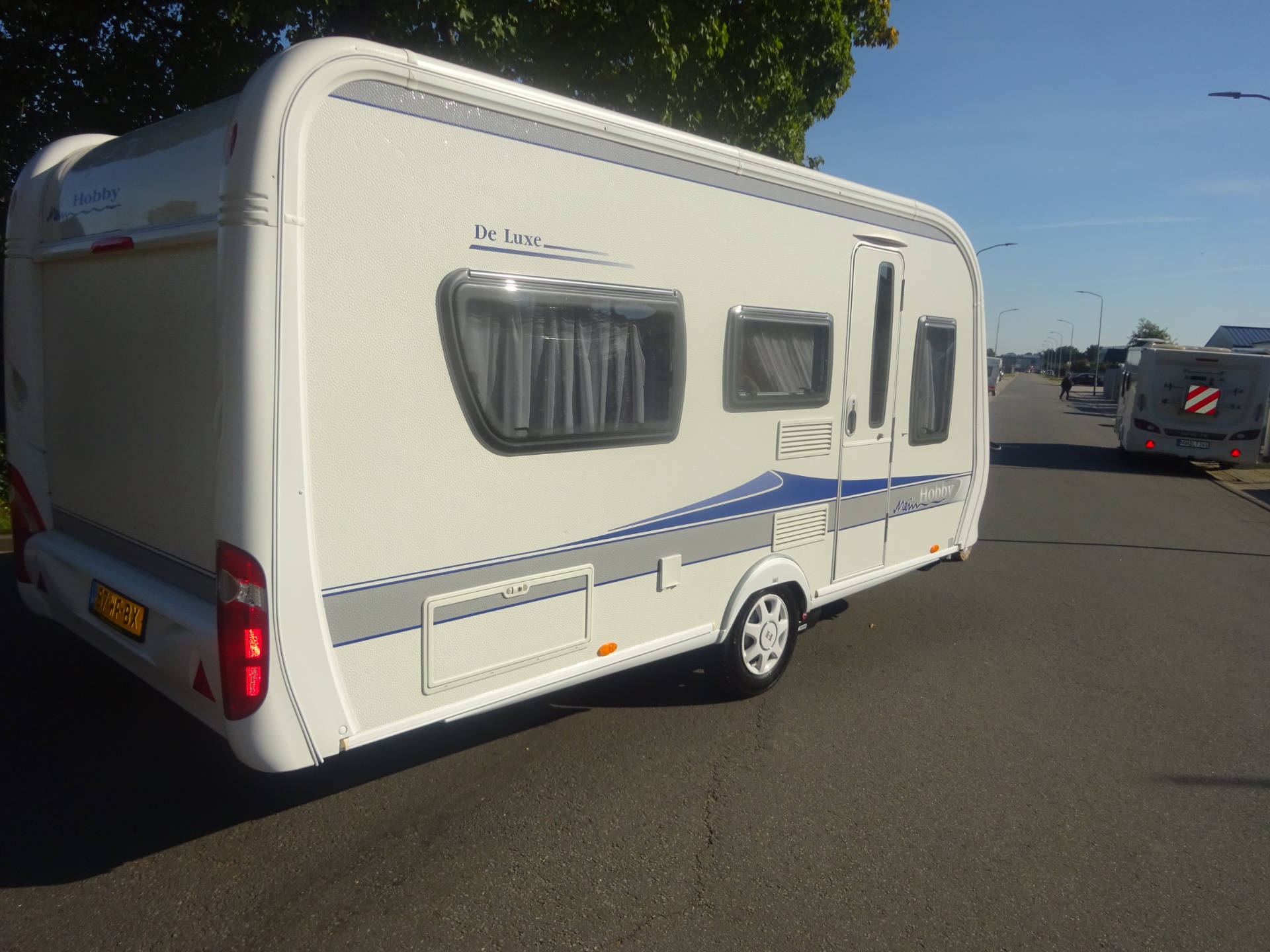 Hobby De luxe 460 LUEnkele Bedden+Rondzit+Mover foto: 4