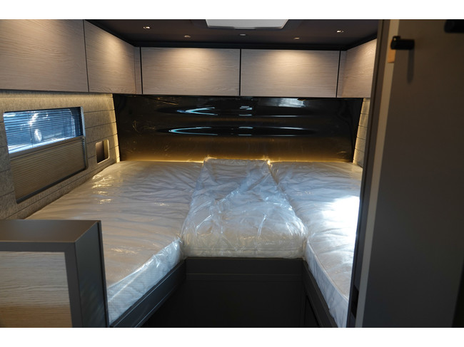 NIESMANN BISCHOFF iSmove 6.9 E 180Pk 9-Speed ​​Aut. | Eifel grey | Length beds photo: 18