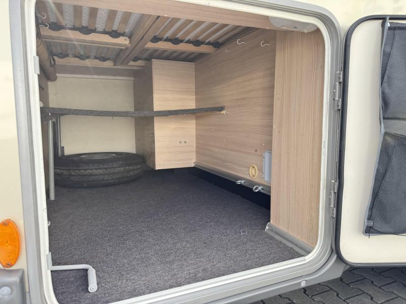 Bürstner Nexxo T 745 - Automaat - Queensbed  foto: 22