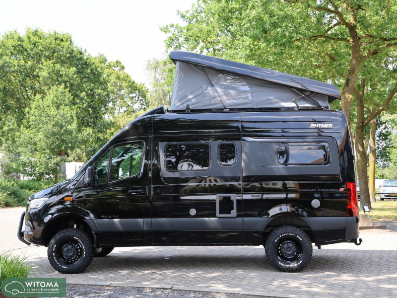 Hymer Grand Canyon S 600 4x4 Wie jarig = trakteert  foto: 4