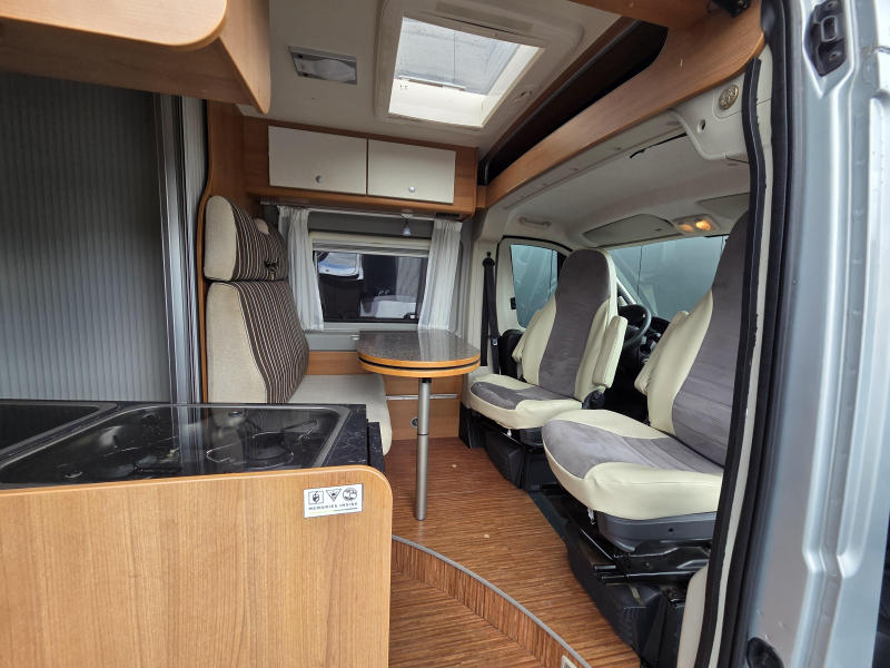 LMC Tourer 64 pössl Automaat Lengtebed  foto: 12