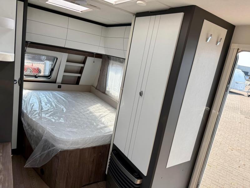 Hobby Excellent Edition 460 UFE Modeljaar 2026  foto: 21