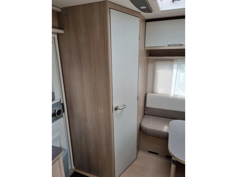 B&uuml;rstner Premio 395 TS Cassette awning-Awning photo: 6