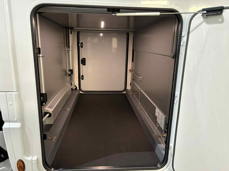 Rapido 8096 DF Alko Chassis  foto: 21