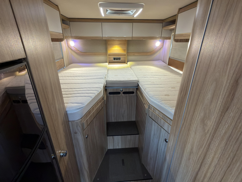 Hymer Exsis-T 588 LENGTE BEDDEN-LUCHTVERING  foto: 5