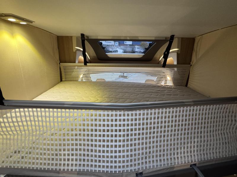 Adria Matrix Plus 670 SL Lengte bedden- Automaat  foto: 12