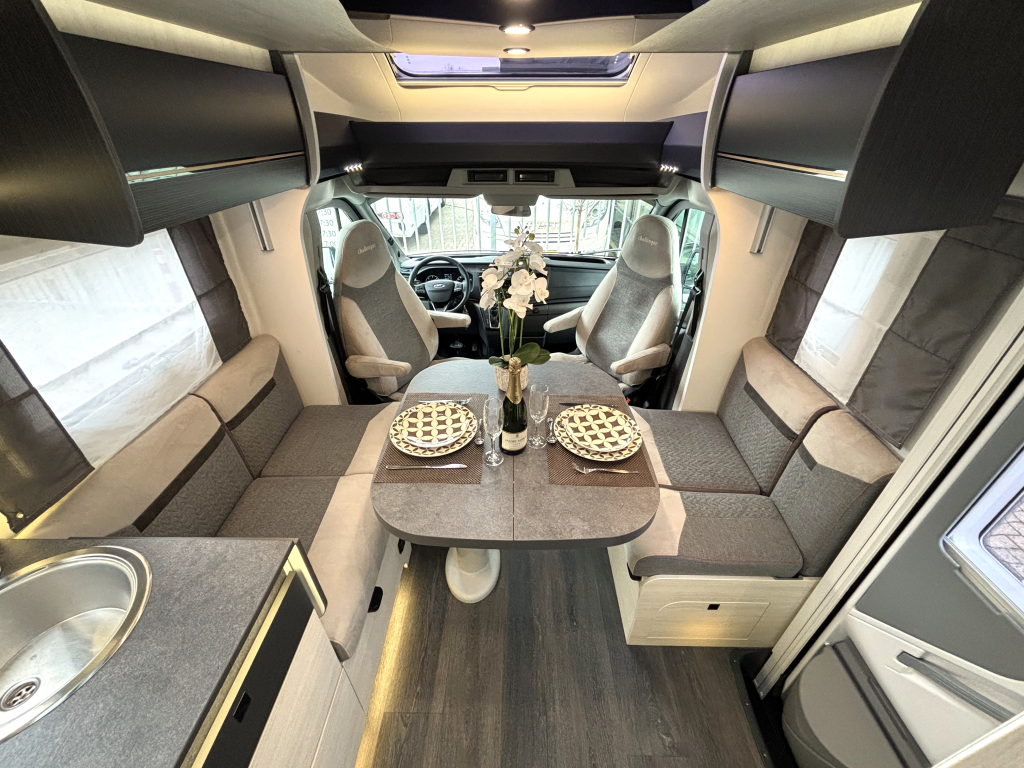 Challenger Graphite 268 AUTOMAAT QUEENSBED HEFBED F2F 2023 foto: 1