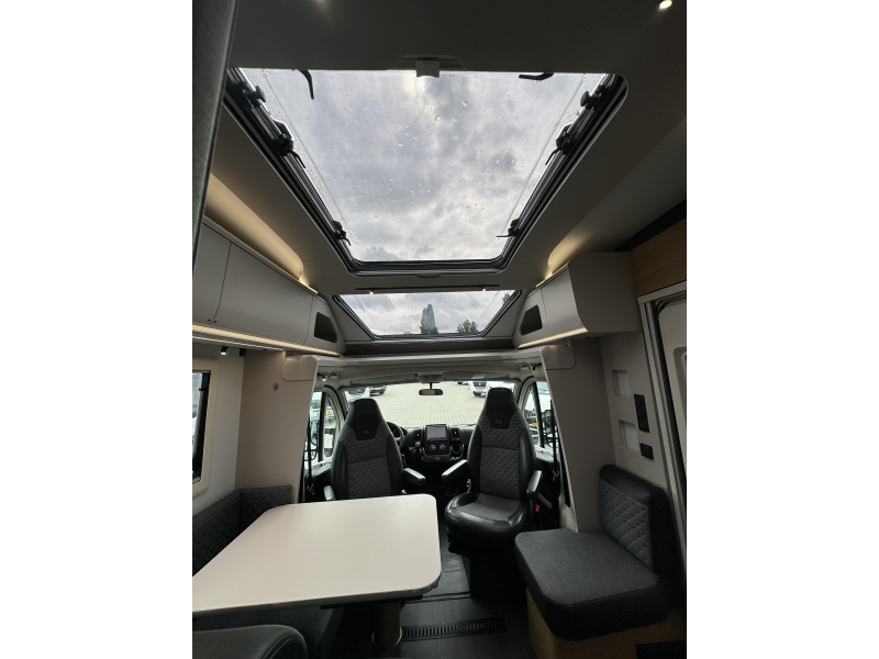 Adria Coral 600 SL 140PK Lengtebedden Garage  foto: 14