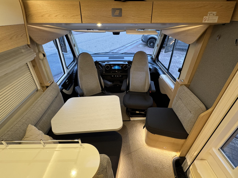 Hymer BMC-I 690 Queensbed-Hefbed-Mercedes  foto: 4