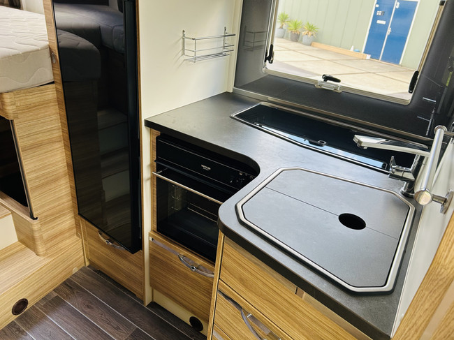 Adria CORAL S 600SL Plus, Autom&aacute;tico, Camas individuales, 1er Propietario 150CV foto: 12