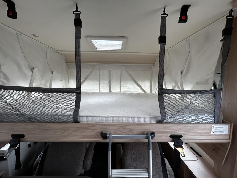 B&uuml;rstner Lyseo Time I 690 G Single beds/Automatic! photo: 11