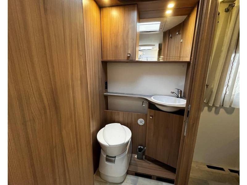 Pilote P 740 C Queensbed, autocaravana foto: 9