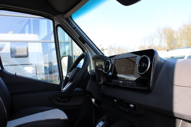 DEMO Weinsberg CaraCompact MB 640 Mercedes 170 pk AUTOMAAT compact < 7 mtr ( 108  foto: 18