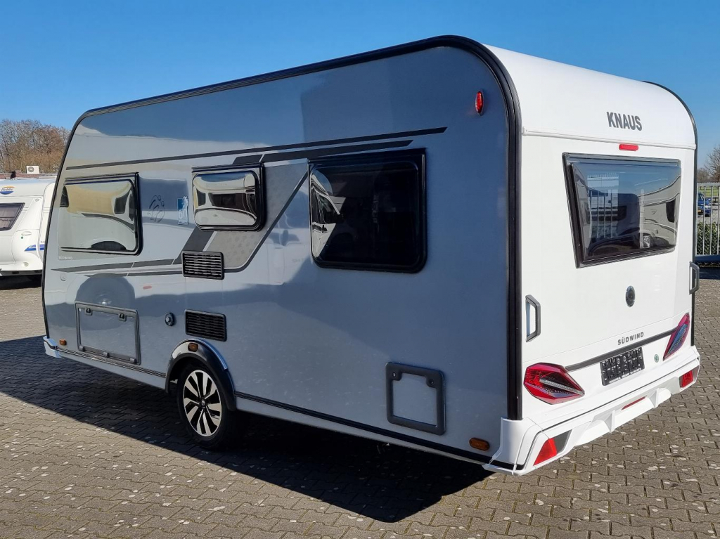 Knaus Sudwind 450 FU 60 Years edition