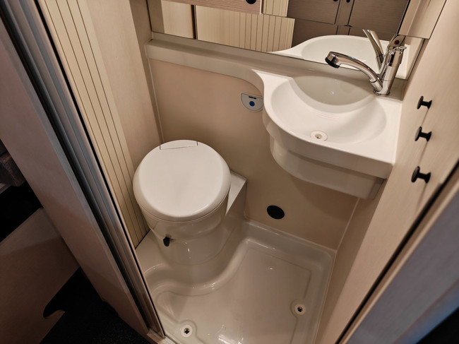 tourne mobil 6.4 Select 2.2 BlueHDI 180PK Automaat - ALL SEASON foto: 5