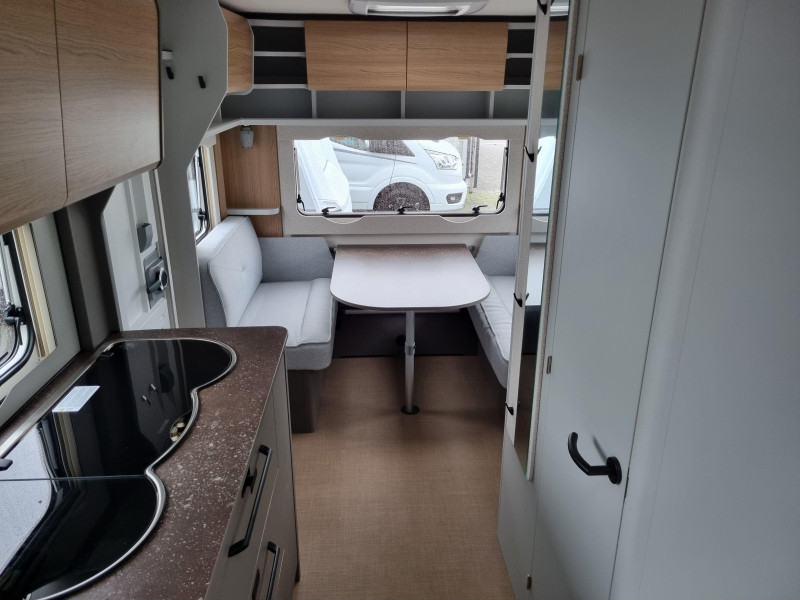 Bürstner B66 490 TL - Enkele bedden -  foto: 2