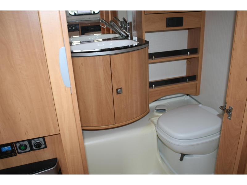 Dethleffs Camper 460 QR photo: 6