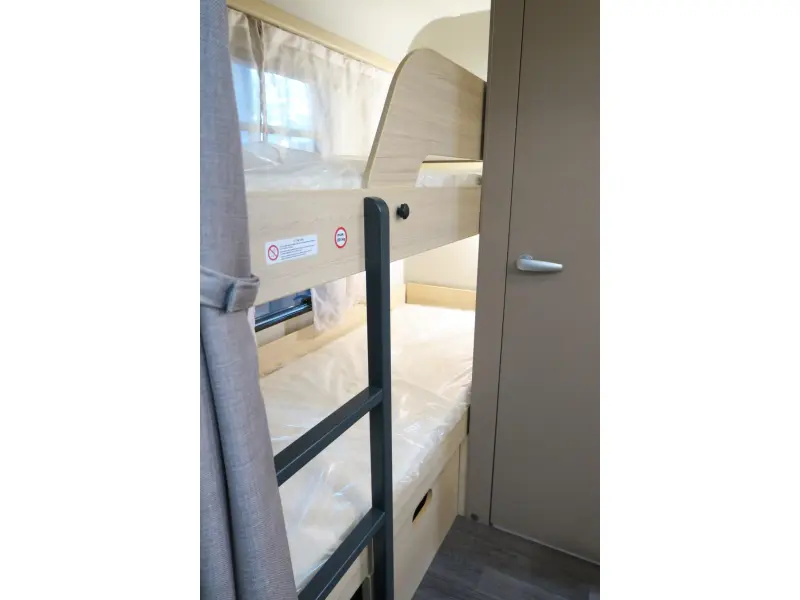 Weinsberg CaraCito 470 QDK STAPELBED+VASTBED+GARAGE  foto: 11