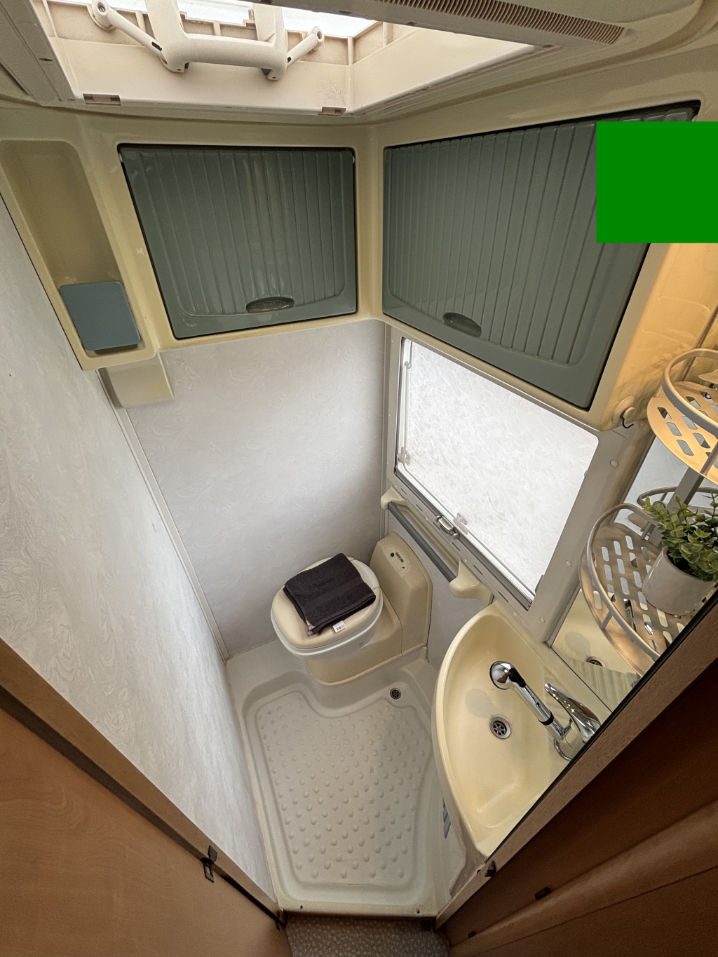 Chausson Welcome 50 5.40m COMPACT! ROUND SEATING + FOLD-DOWN BED photo: 7