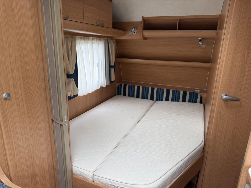 Adria Altea 432 PX Fietsendrager - voortent  foto: 3