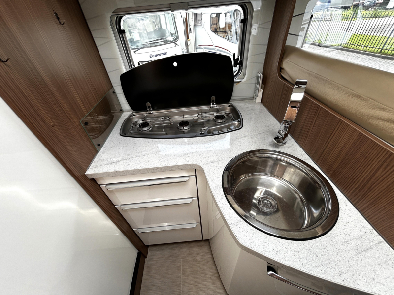 Bürstner Elegance 695 G Queensbed/Automaat/2016!  foto: 17