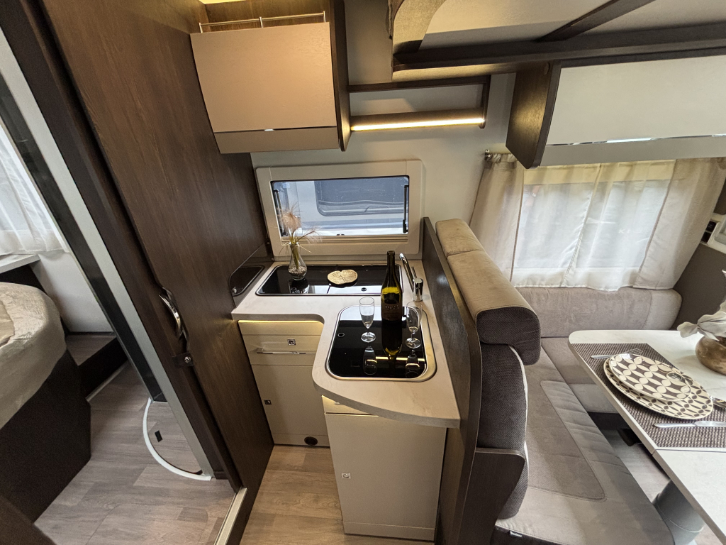 Benimar Tessoro T 496 AUTOM&Aacute;TICA CAMA QUEEN+CAMA ABATIBLE AIRE ACONDICIONADO DE TECHO foto: 6