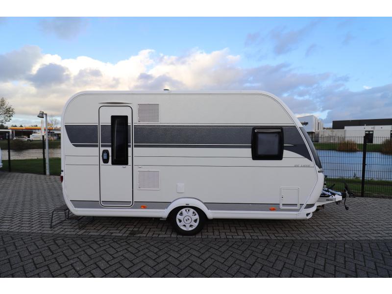 Hobby De Luxe 400 SFE Mover, voortent, fietsdr. 