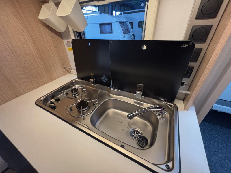 Adria Aviva 400 PS luifel, dwarsbed, 1100kg  foto: 8