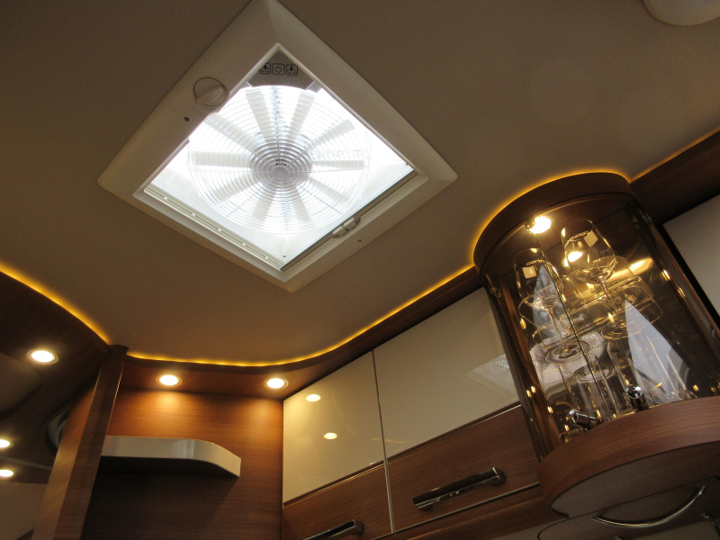 Carthago Chic C-Line I 4.9 LE AUTOMATIC DOUBLE FLOOR photo: 16