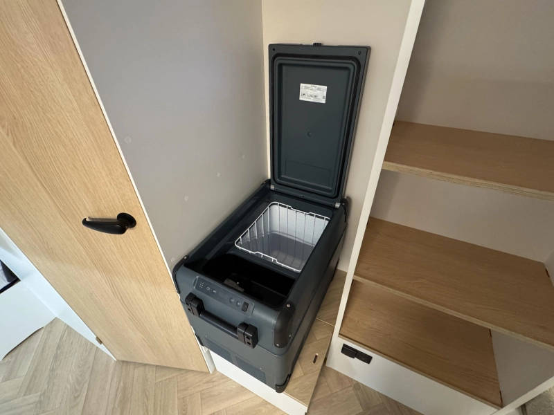 LMC E:dero 470K Ventana delantera abatible foto: 11