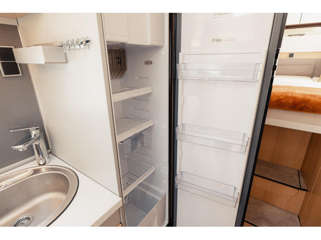 Hymer BMC-I 580 Blackline Zeer compleet.... XXL bed, level, airconditioning, etc foto: 20