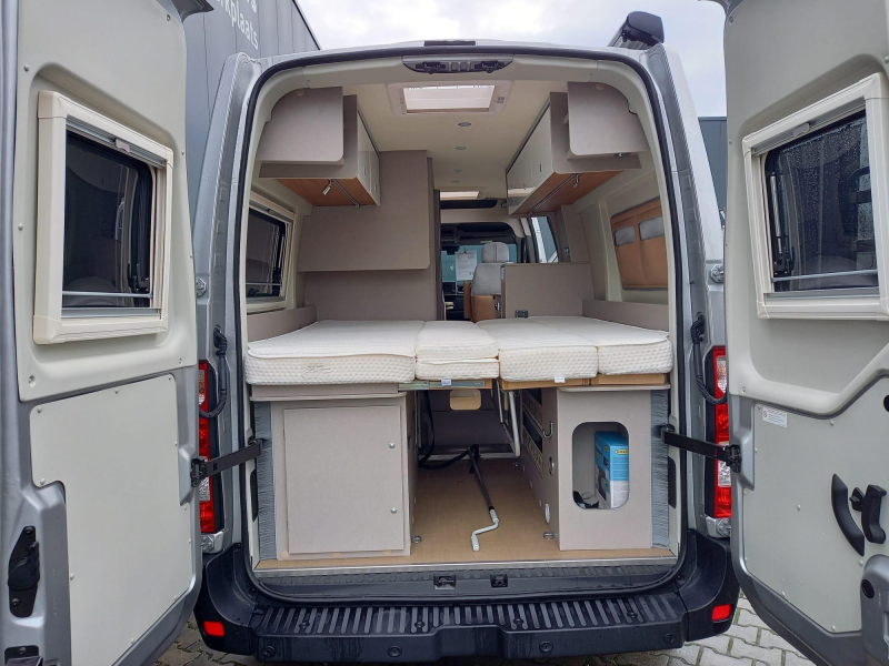 Bürstner Delfin C 621 - Lengte bed- Trekhaak  foto: 3