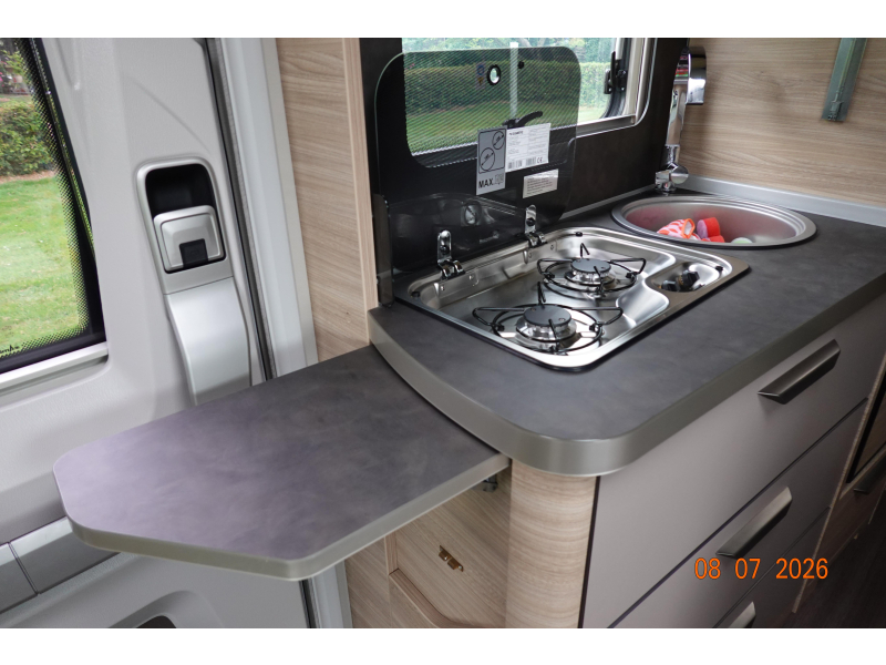 Knaus Platinum Selection 650 MEG Level + 2x aire acondicionado + aire foto: 9