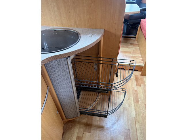 LMC Liberty ti 662 160 pk Fransbed dakairco fietsenrek luifel trekhaak achteruitrij-camera foto: 16