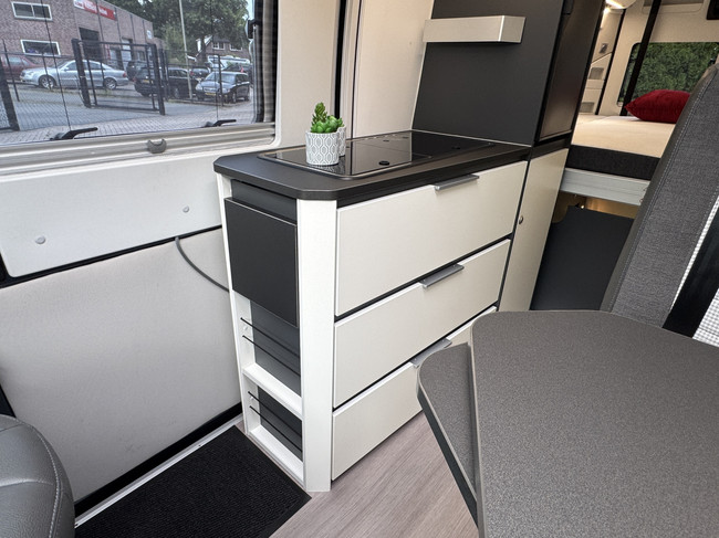 Adria Twin Supreme 640 SGX 140 PS AUTOMATIK 9-Gang Euro6 Fiat Ducato 8 Maxi **L&auml;ngsbetten h&ouml;henverstellbar/4 Sitzpl&auml;tze/Dachklima Foto: 11