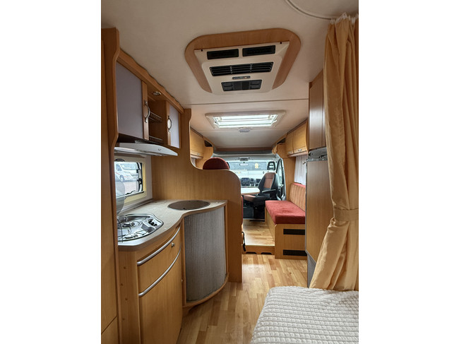 LMC Liberty ti 662 160 pk Fransbed dakairco fietsenrek luifel trekhaak achteruitrij-camera foto: 21