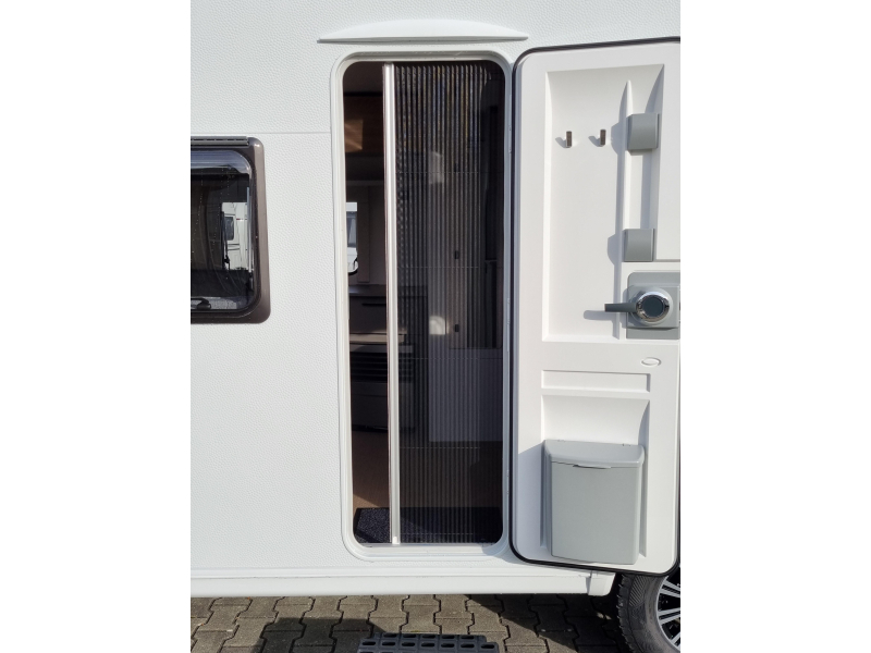 B&uuml;rstner B66 485 TS Queens bed - 1800 kg photo: 19