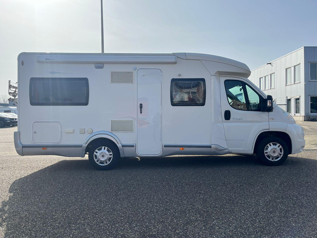 Chausson Flash 08 | Fiat Ducato 130 MultiJet | Markise | Kamera | Fahrradtr&auml;ger | Klimaanlage (Motorbereich) | Carplay | TV | Pilotensitze Foto: 3