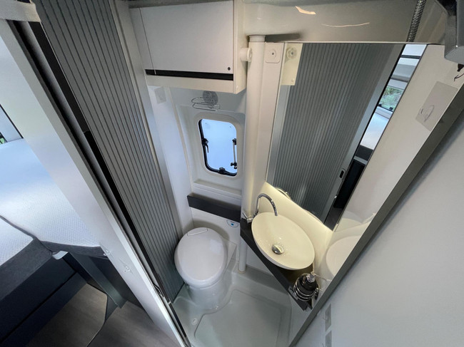 Adria Twin Plus Supreme 640 SLB 9-Traps LUCHTVERING foto: 12