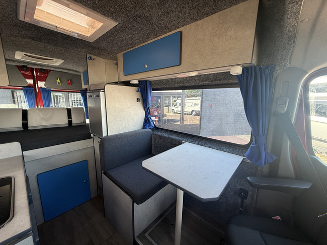 Renault Master autocaravana autom&aacute;tica, interior de lujo, cama transversal, aire acondicionado, control de crucero, c&aacute;mara, navegador, toldo, panel solar, maxxfan, enganche de remolque foto: 13