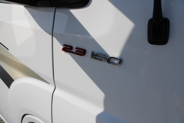 9 traps AUTOMAAT Knaus Platinum Edition Sun TI 650 vlakke vloer enkele bedden (80  foto: 56