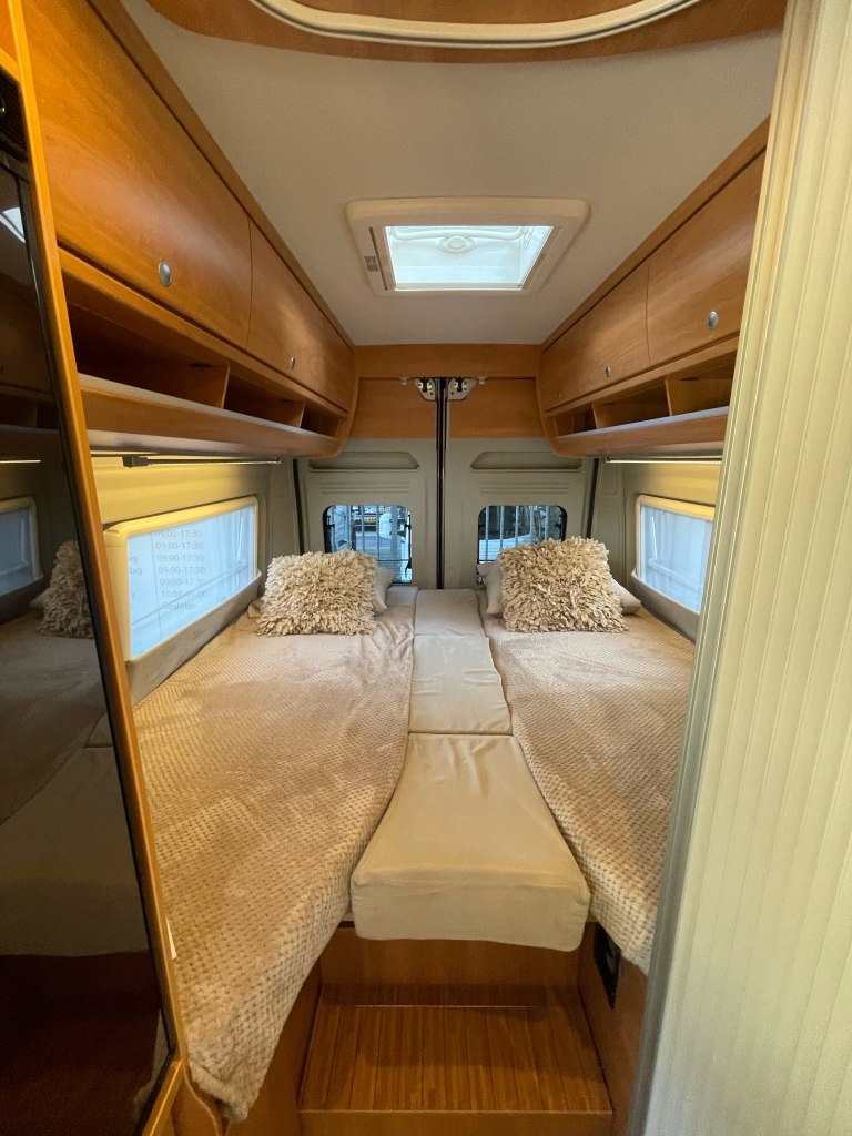 P&ouml;ssl ROADCRUISER XL EINZELBETTEN ERH&Ouml;HTE ANH&Auml;NGERKUPPLUNG Foto: 2