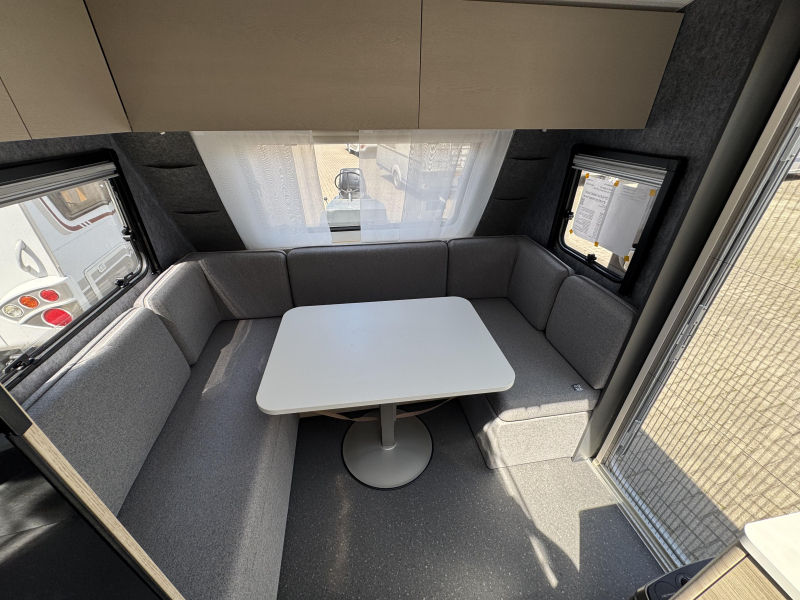 Adria Altea 502 UL 60 Year, T&uuml;r mit Fenster Foto: 10
